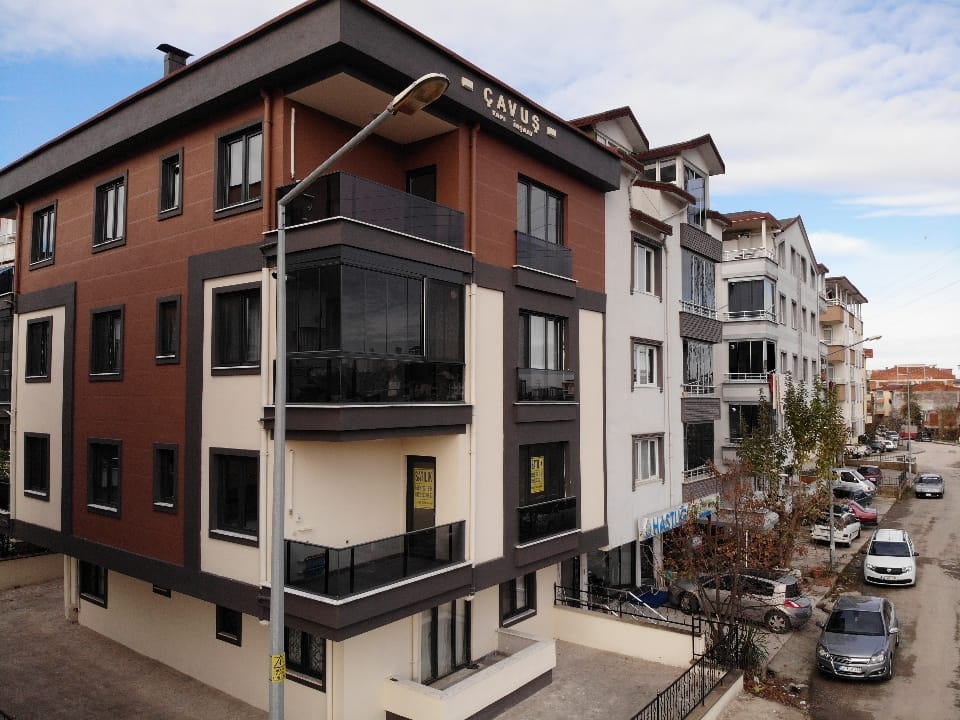 ŞİRİNEVLER MAHALLESİ REŞAT APARTMANI 